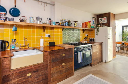 Photo 14 - Stunning 2 Bedroom House in Peaceful London Fields
