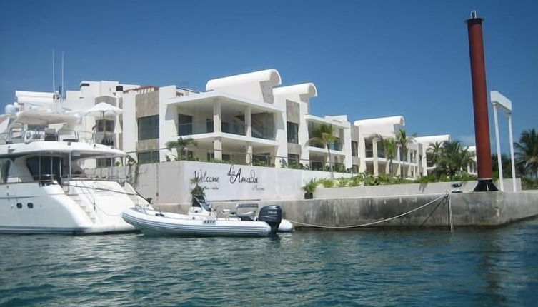 Photo 1 - La Amada Residences Luxury