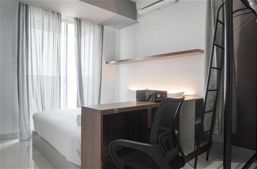 Photo 3 - Comfort And Warm Studio Room At West Vista Apartment
