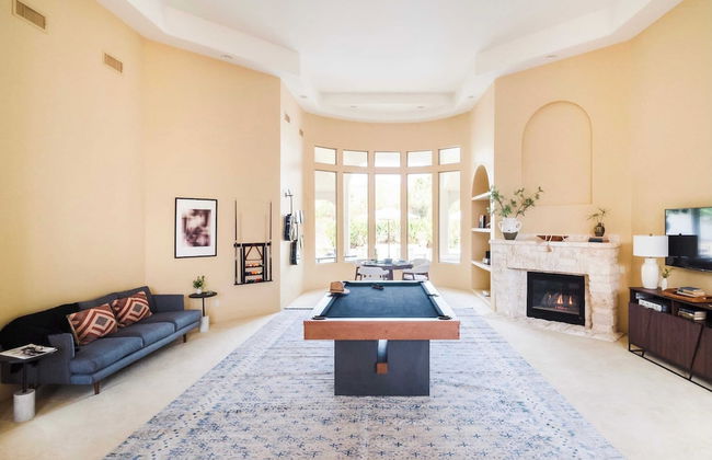Sleeps 19, 7bdr Estate! Sports Court, Putting Green, Pool Farrier by Avantstay - Photo 11