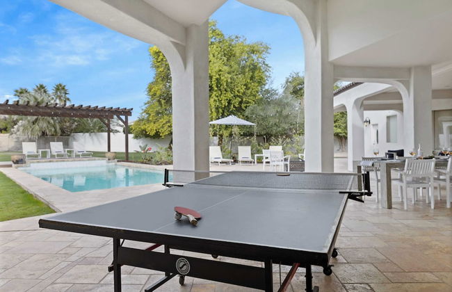 Sleeps 19, 7bdr Estate! Sports Court, Putting Green, Pool Farrier by Avantstay - Photo 44
