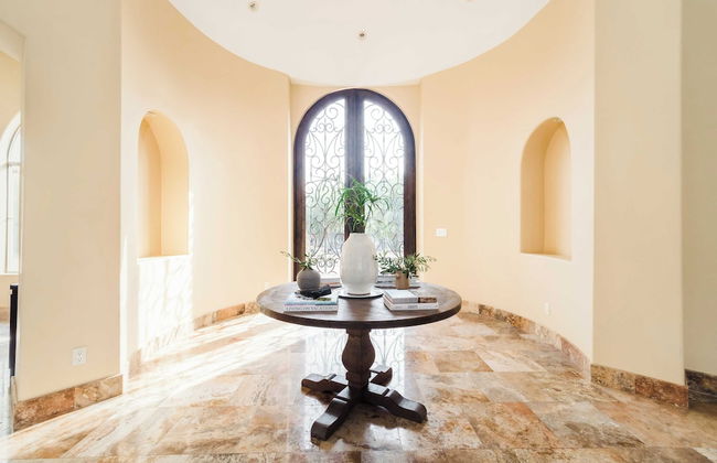 Sleeps 19, 7bdr Estate! Sports Court, Putting Green, Pool Farrier by Avantstay - Photo 10