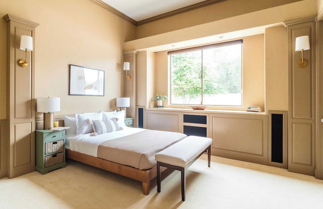 Sleeps 19, 7bdr Estate! Sports Court, Putting Green, Pool Farrier by Avantstay - Photo 32