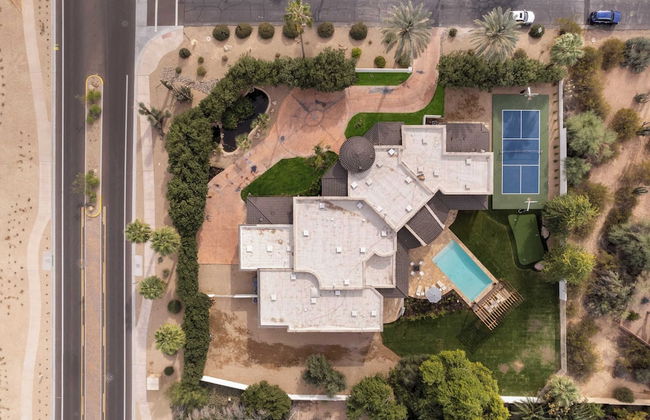 Sleeps 19, 7bdr Estate! Sports Court, Putting Green, Pool Farrier by Avantstay - Photo 47