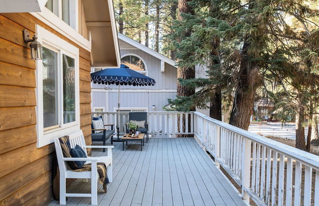 Hartwood by Avantstay Cozy Big Bear Abode w/ Spacious Deck & Stone Fireplace - Foto 31