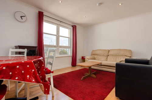 Photo 1 - Stylish 2 Bedroom Apartment Near the City Centre