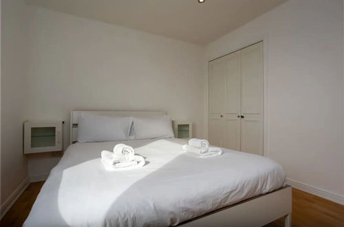 Photo 9 - Stylish 2 Bedroom Apartment Near the City Centre