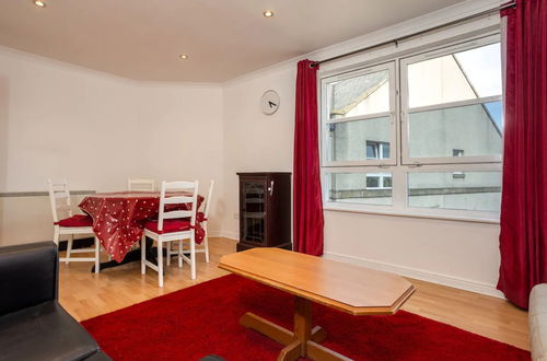 Photo 4 - Stylish 2 Bedroom Apartment Near the City Centre