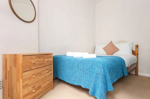 Foto 6 - Cosy 2 Bedroom Apartment in Central London With Garden