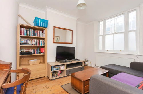 Photo 14 - Cosy 2 Bedroom Apartment in Central London With Garden