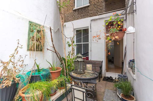 Foto 22 - Cosy 2 Bedroom Apartment in Central London With Garden