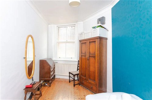 Photo 2 - Cosy 2 Bedroom Apartment in Central London With Garden