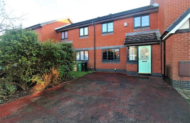 Beautiful 2-bed House in Bolton With Free Parking - Foto 12