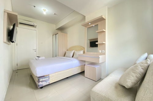 Photo 4 - Homey Furnished 2Br Apartment At Parahyangan Residence