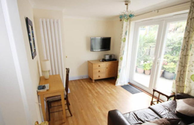 Detached House, 2 Bed, Sleeps 4, Parking - Photo 6