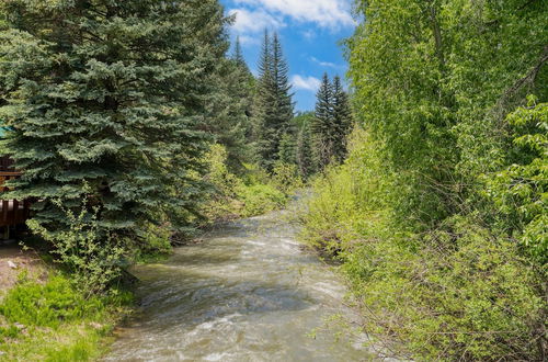 Photo 17 - Manitou Riverhouse 115 by Avantstay Spacious Condo in the Centre of Telluride