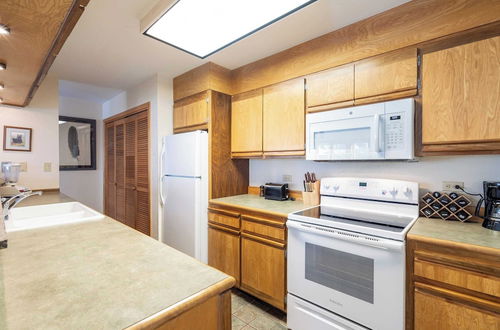 Photo 3 - Lulu City 4B by Avantstay Beautiful Condo 100 Yards From Lift #7 Permit #:3639