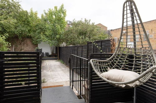 Photo 22 - The Camberwell Retreat - Alluring 2bdr Flat With Garden