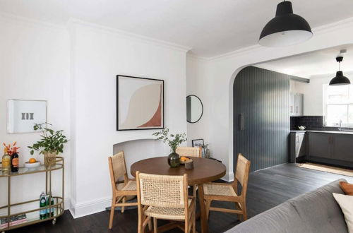 Photo 13 - The Camberwell Retreat - Alluring 2bdr Flat With Garden