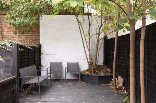 Photo 23 - The Camberwell Retreat - Alluring 2bdr Flat With Garden
