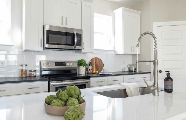 Shelton & Urban by Avantstay Sleeps 20! 2 Unit Buyout! Spacious Design - Foto 7