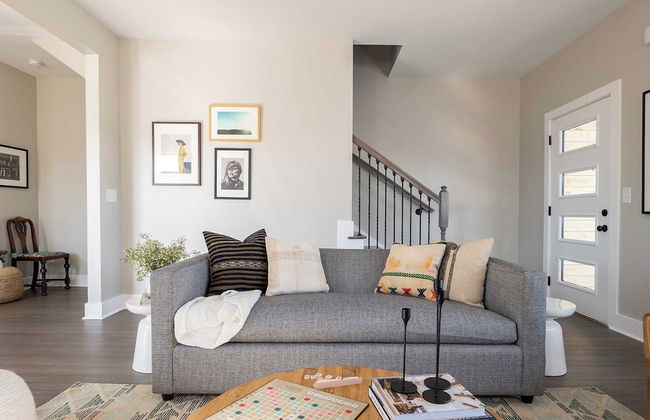 Shelton & Urban by Avantstay Sleeps 20! 2 Unit Buyout! Spacious Design - Foto 4