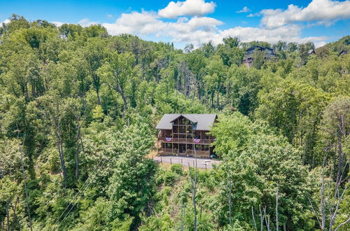 Photo 20 - Hollow's Haven by Avantstay Hot Tub, Sauna, Balcony and Tree Top Views