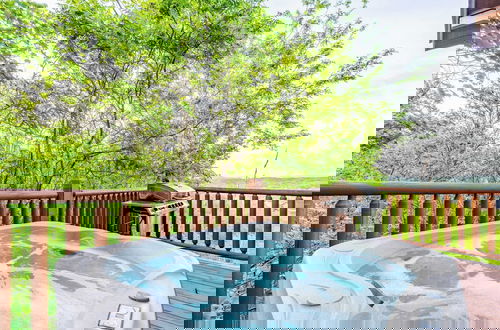 Photo 2 - Hollow's Haven by Avantstay Hot Tub, Sauna, Balcony and Tree Top Views