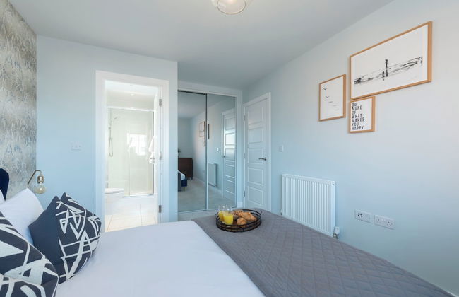 Elliot Oliver - 2 The Old Surgery: Stunning 4 Bedroom Home With Parking In Cheltenham - Foto 3