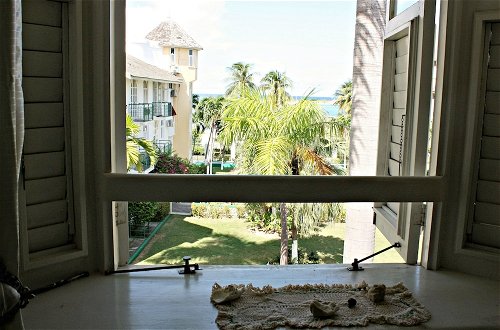 Foto 13 - Private 2 Bedroom Beachfront Penthouse Condo Ocho Rios, Jamaica