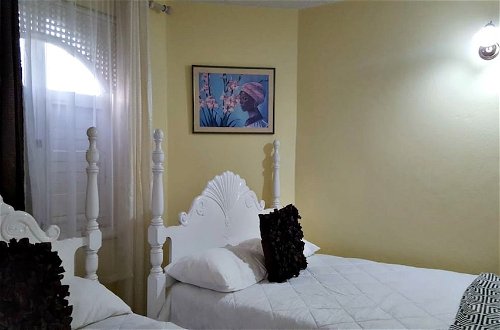 Foto 10 - Private 2 Bedroom Beachfront Penthouse Condo Ocho Rios, Jamaica