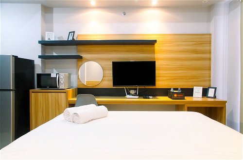Photo 26 - Modern and Comfy Studio @ Mustika Golf Apartment