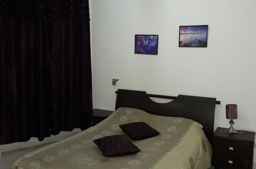 Photo 5 - spacious Very Modern Apartment Richly Furnished