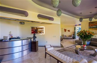 Foto 2 - Fully Staffed, Beach Frontage Luxury Villa