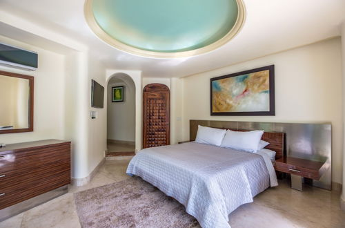 Foto 34 - Luxury Beach Frontage Villa For Rent