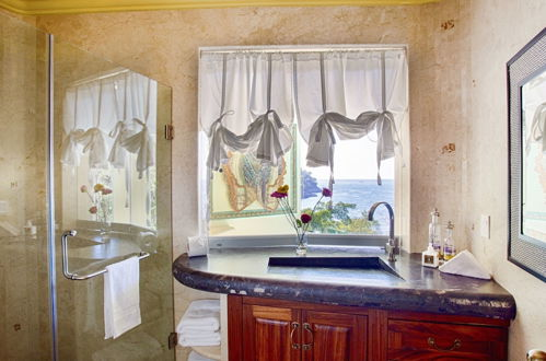 Foto 48 - Luxury Beach Frontage Villa For Rent