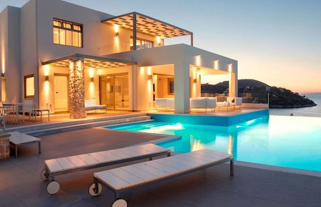 Welcome to Villa Soligia! Beach Front Villa Large Private Pool Amazing Sea View - Foto 1