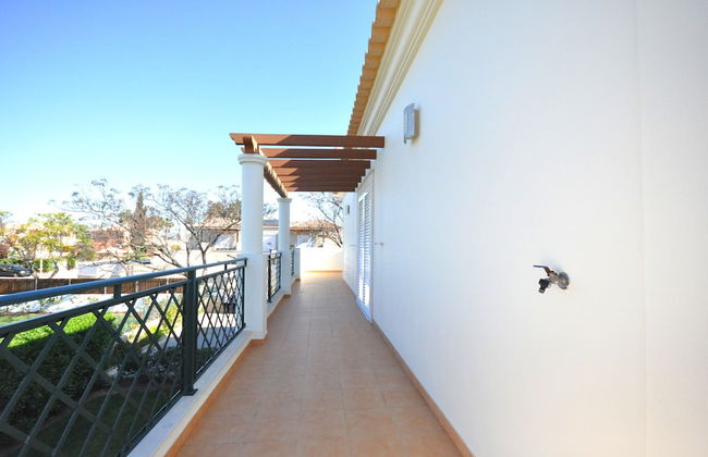 6 Bedrooms, Walking Distance to Amenities, Private Pool, Free AC and Wifi - Foto 10