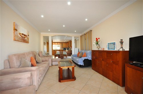 Foto 9 - Large 6 Bedroom Private Pool Villa in Vilasol Resort