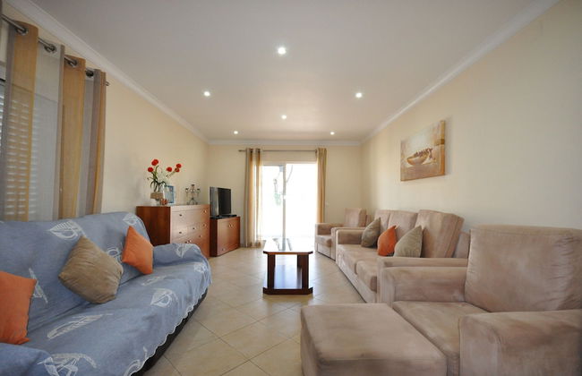 6 Bedrooms, Walking Distance to Amenities, Private Pool, Free AC and Wifi - Foto 8