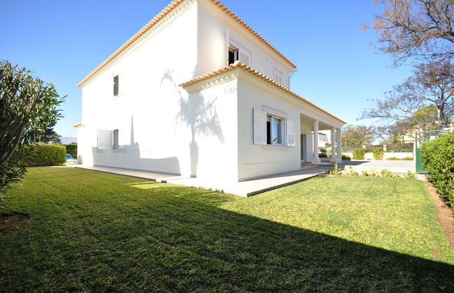 6 Bedrooms, Walking Distance to Amenities, Private Pool, Free AC and Wifi - Foto 27