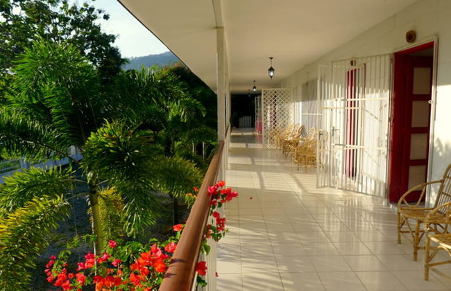 Red Door Apartments - Photo 14