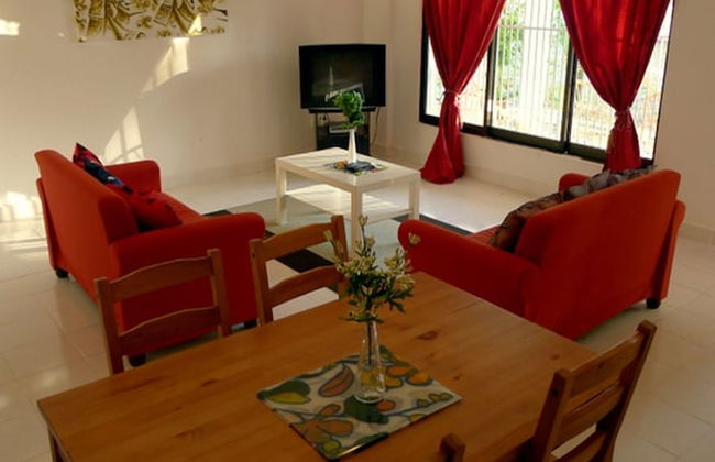 Red Door Apartments - Photo 5
