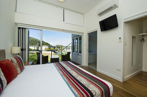 Photo 3 - Beachside Apartment 13