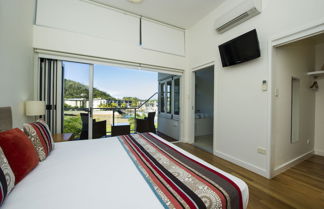 Photo 3 - Beachside Apartment 13