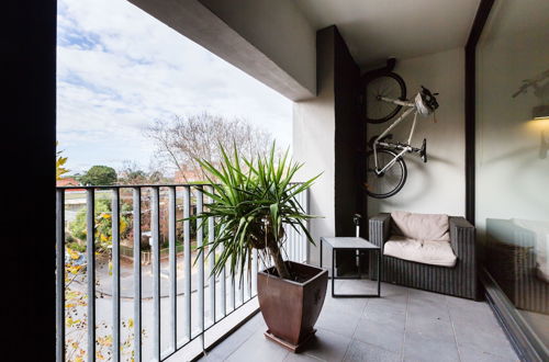 Photo 9 - Cleo, 1BDR St Kilda Apartment