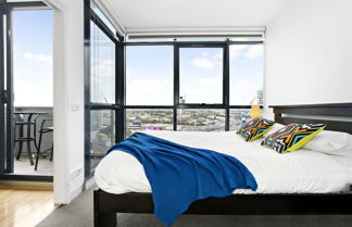 Photo 2 - ZEE, 2BDR Southbank Apartment