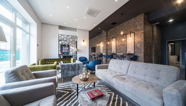 Coin salon dans le hall