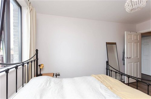 Foto 6 - Serene 1 Bedroom Flat in Clapton With Balcony