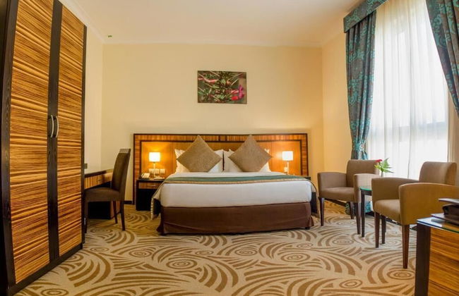 Al Majaz Premiere Hotel Apartment - Photo 2